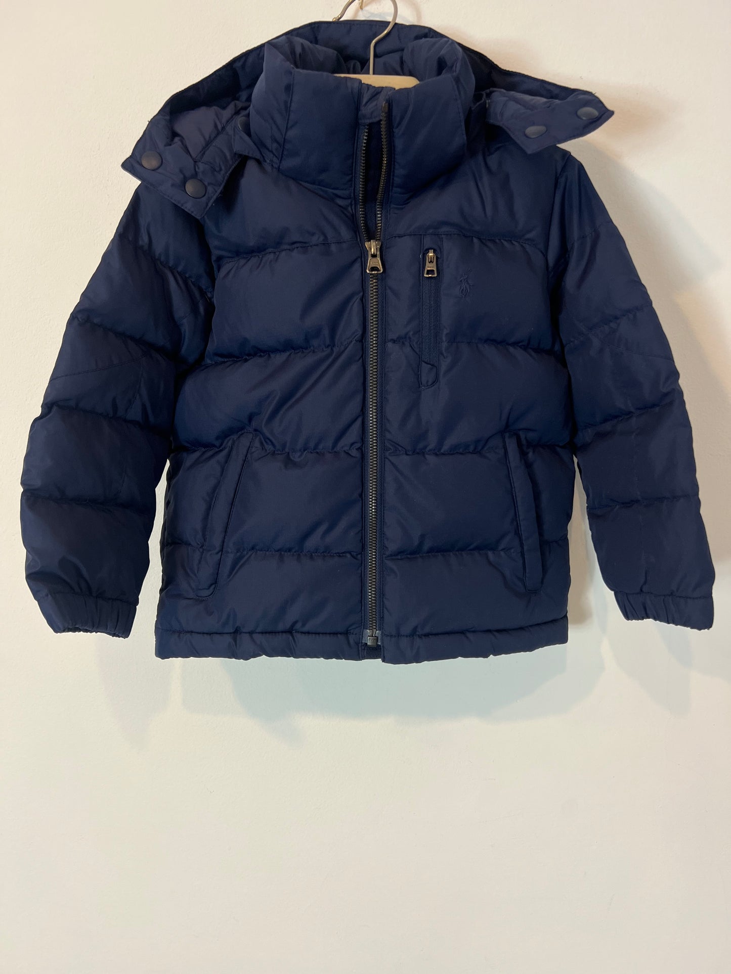 POLO RALPH LAUREN. Plumas azul capucha extraíble. T 4 años