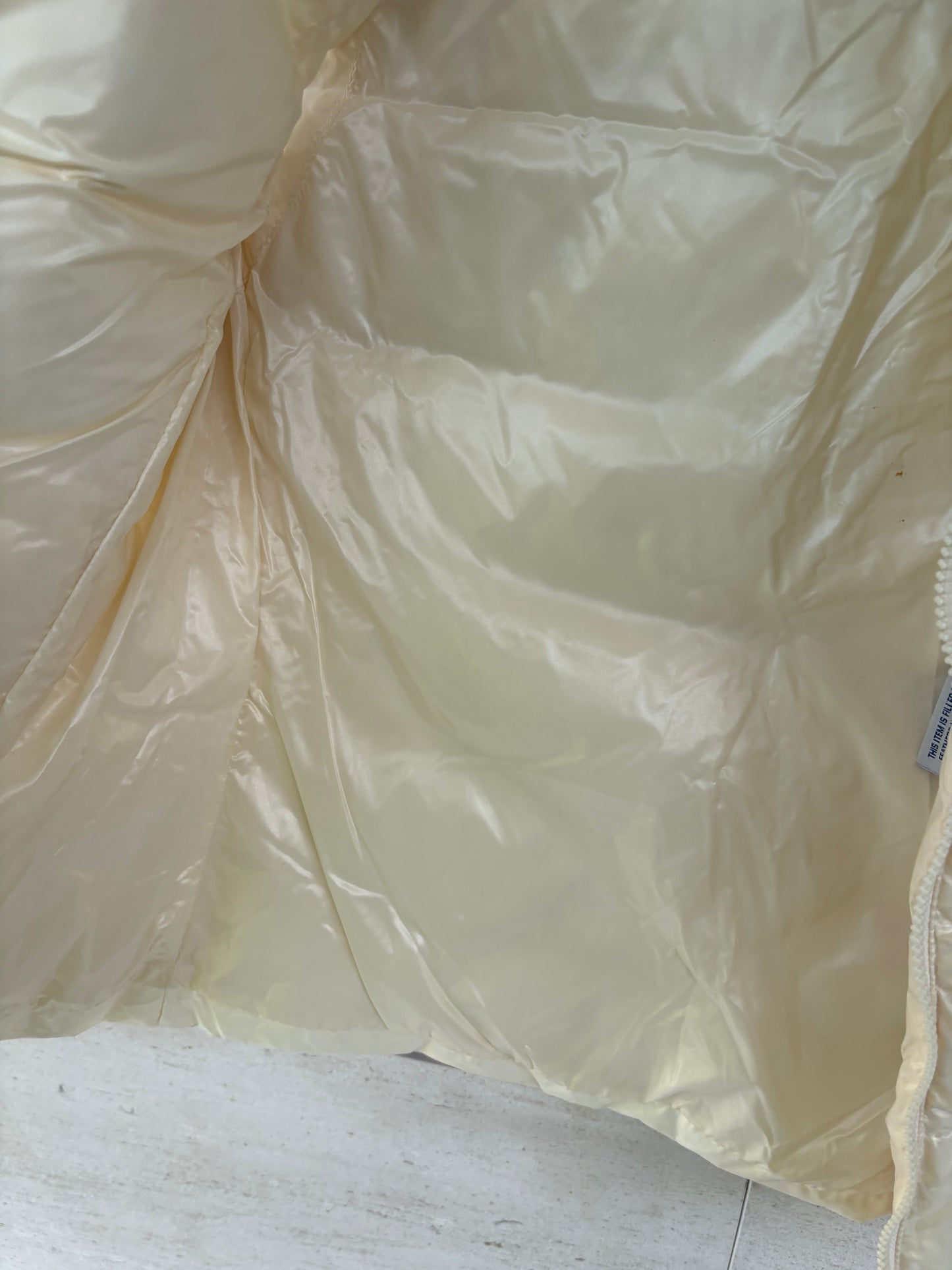 MONCLER. Chaleco ligero beige claro . T 2 (S/M)