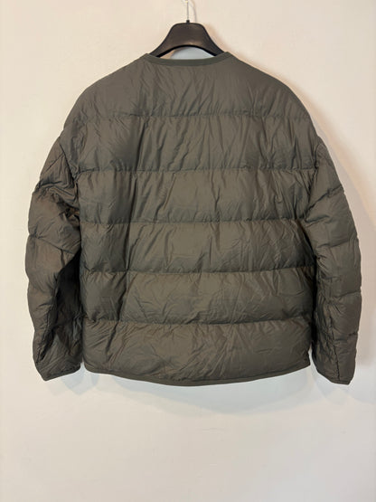 UNIQLO. Chaqueta plumas ultraligera verde