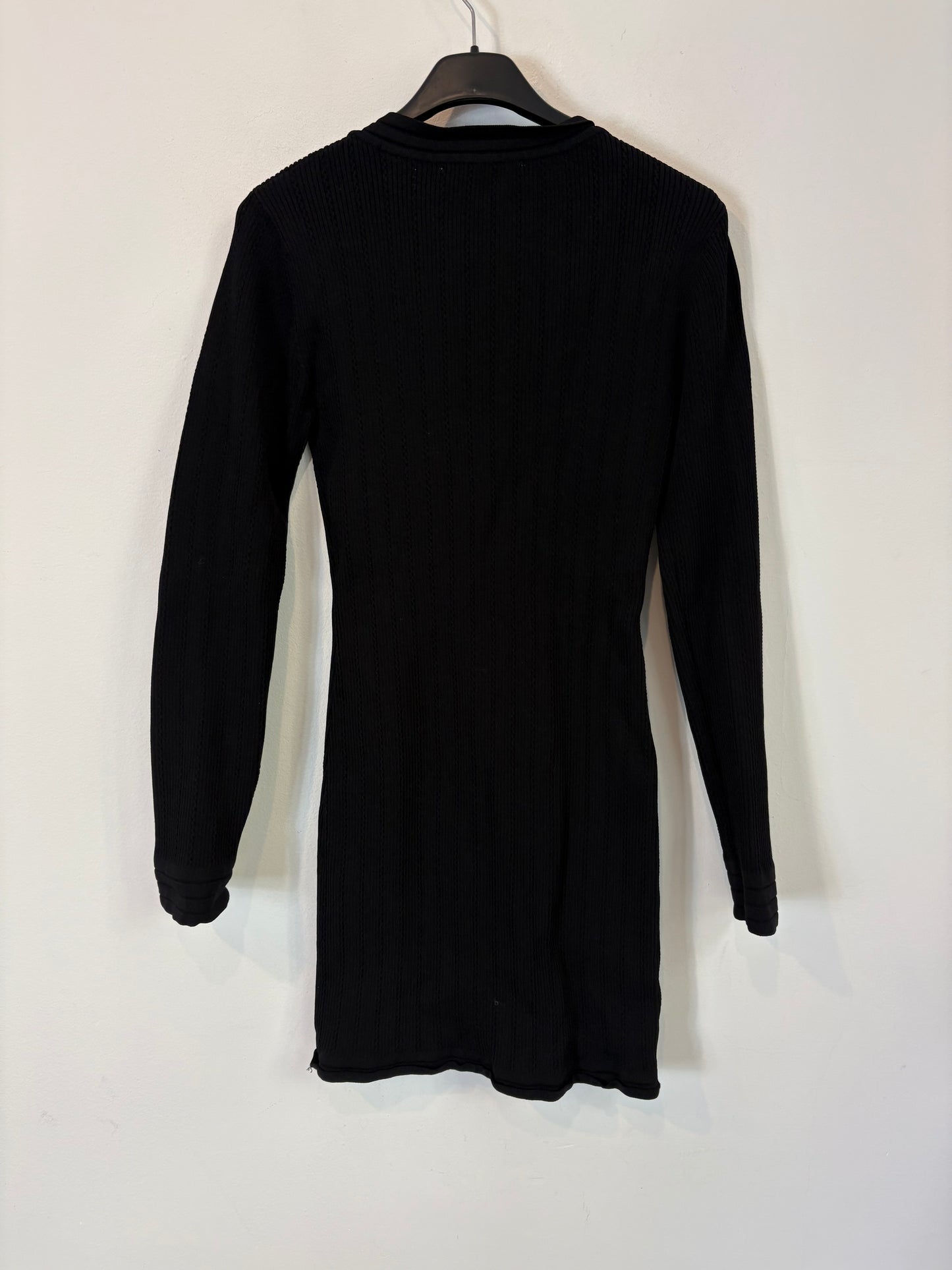 ZARA. Short stretch dress with gold buttons. TM