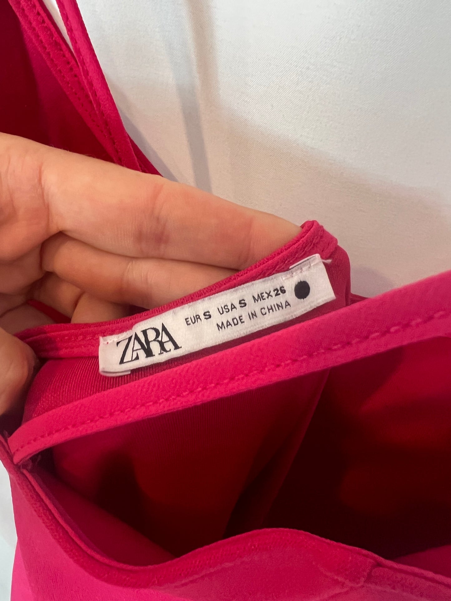 ZARA. Vestido midi rosa. T S