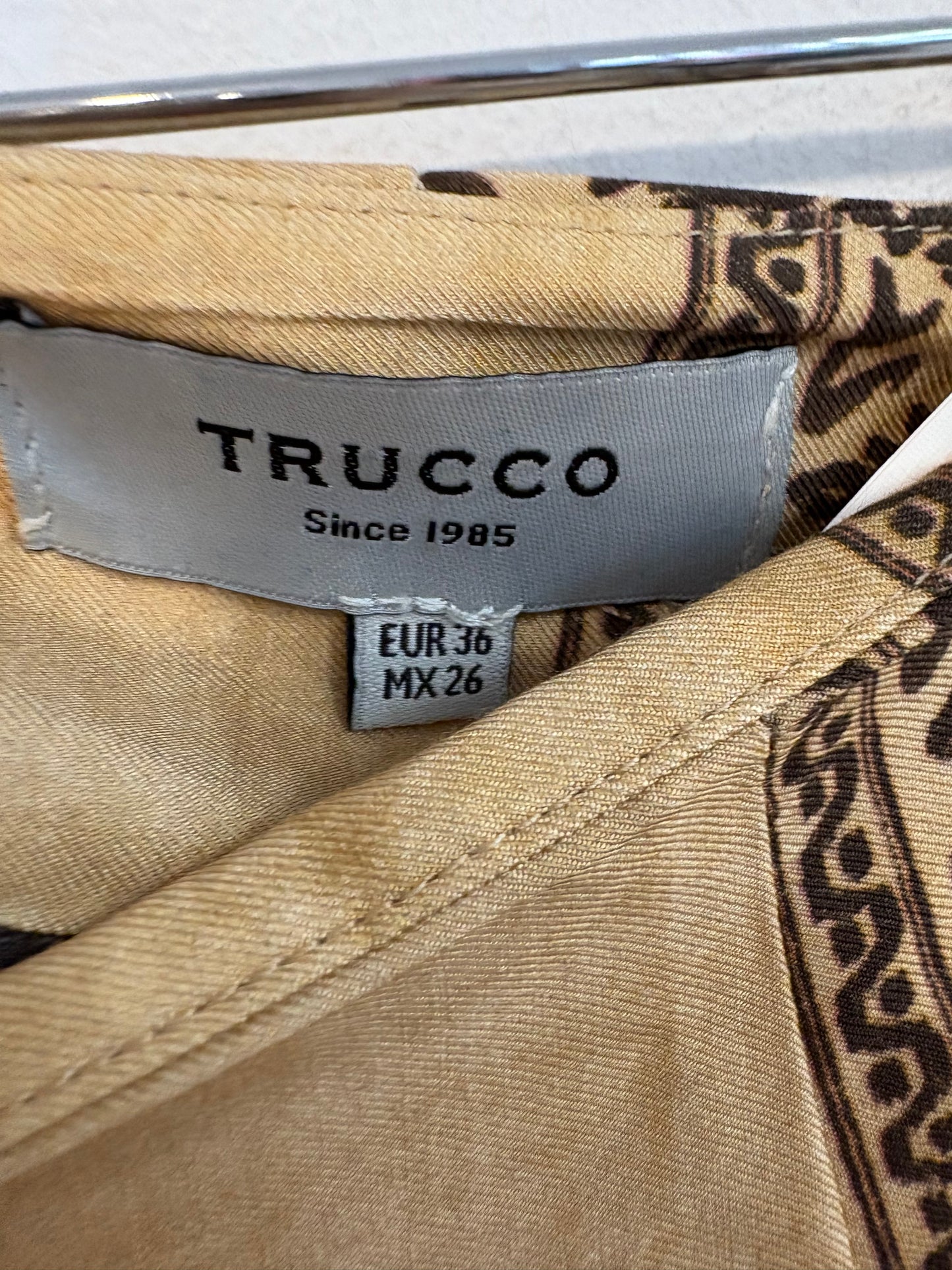TRUCCO. Conjunto fluido estampado