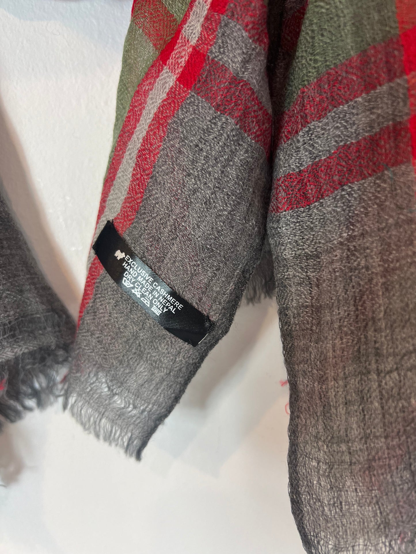 OTRAS. Bufanda cashemre gris