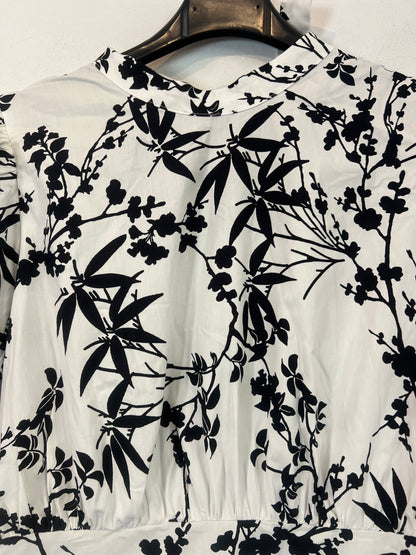 ZARA. Vestido blanco flores T.s