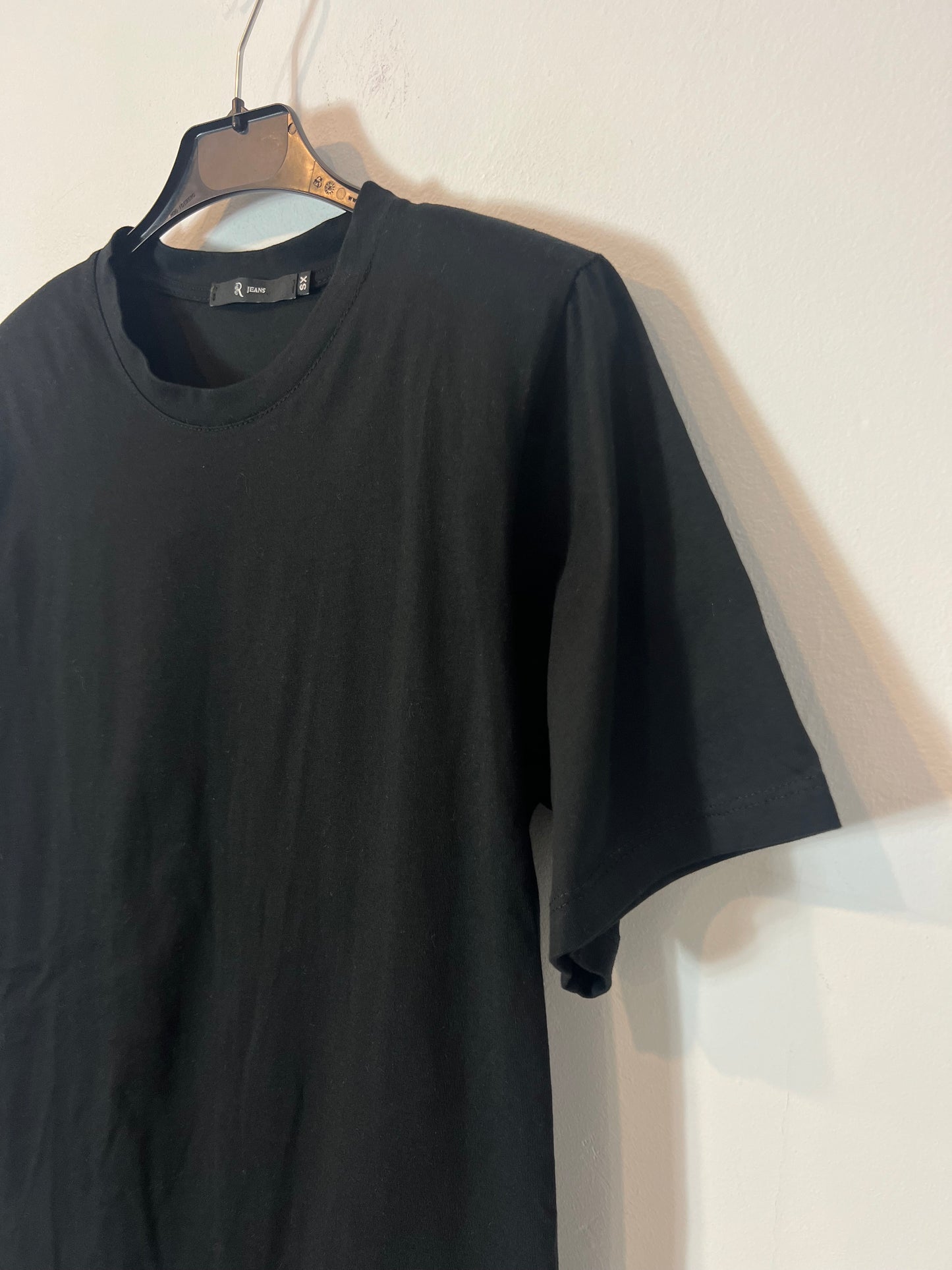 R JEANS. Black feather dress T.xs