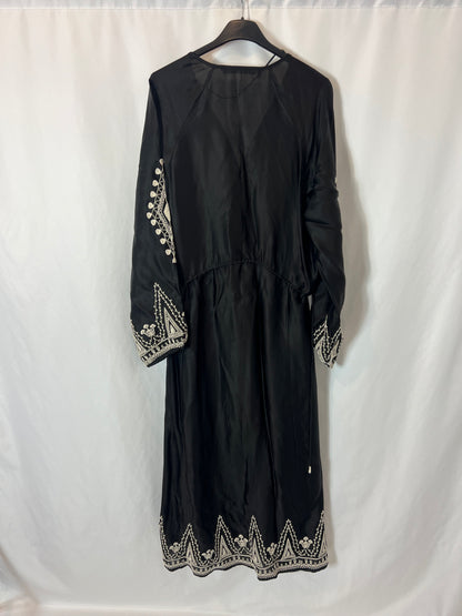 ZARA. Long, flowing embroidered dress. TS