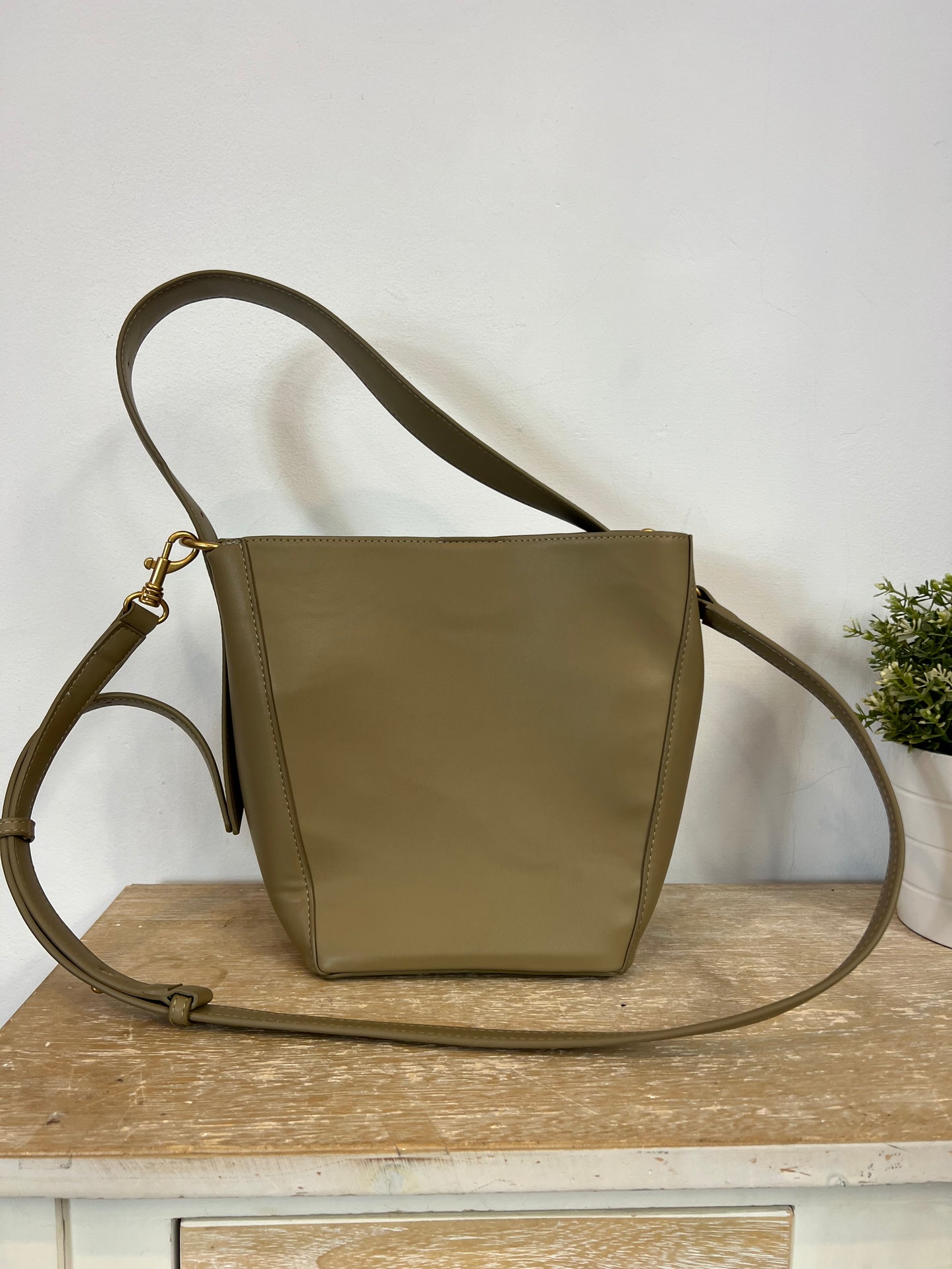 ZARA. Green double-handle bag