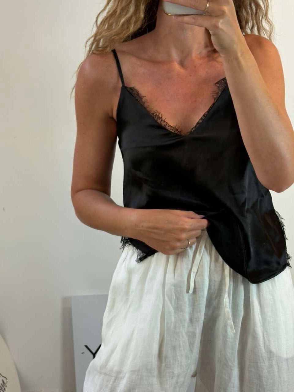 ZARA. Top negro lencero con encaje