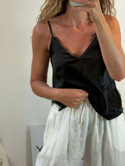 ZARA. Top negro lencero con encaje