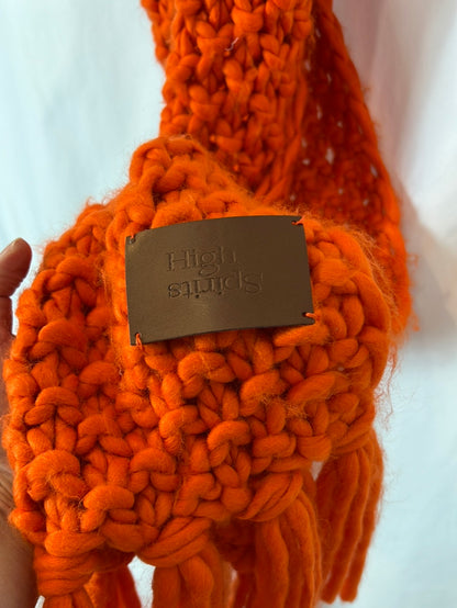 HIGH SPIRIT. Bufanda naranja