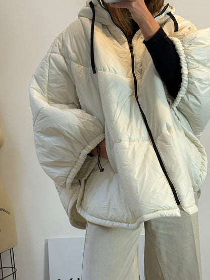 ZARA. Plumas blanco efecto capa