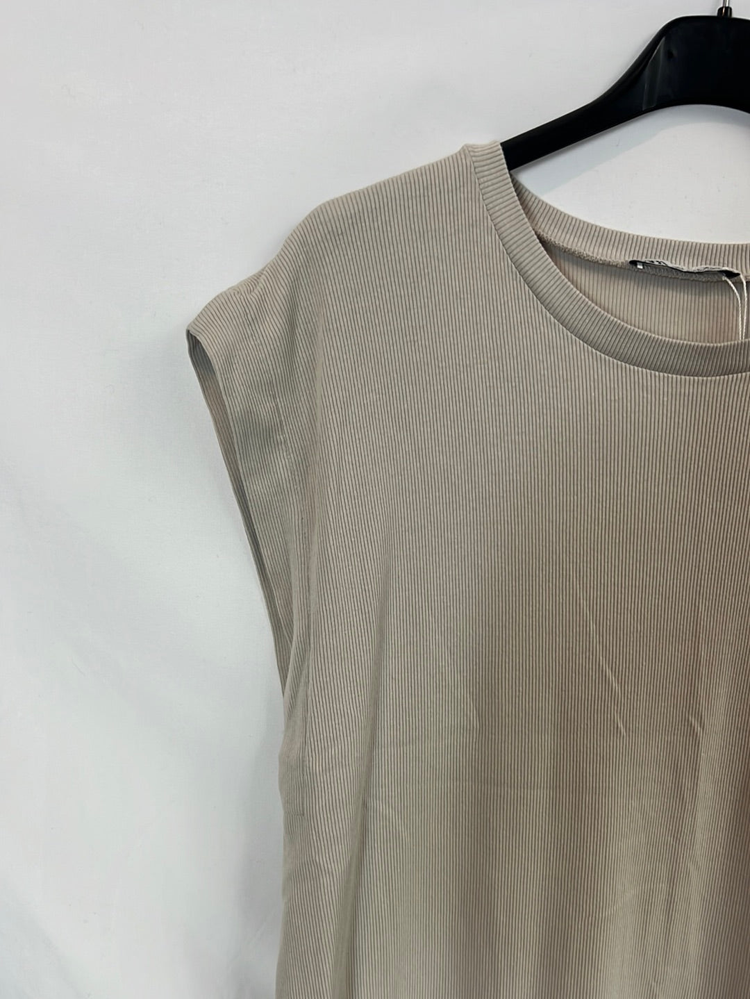 ZARA. Vestido midi beige canalé T.l