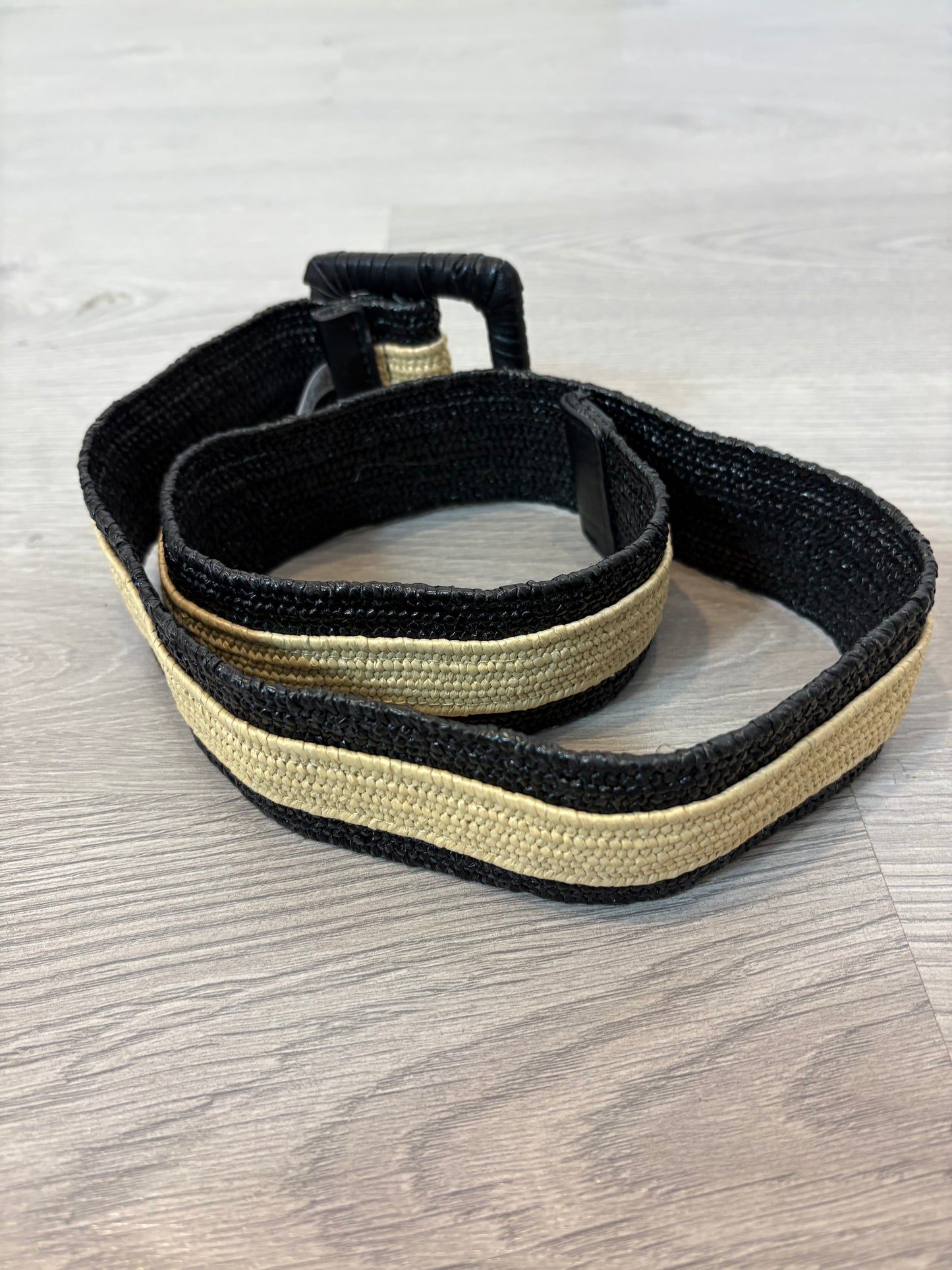 OTRAS. Cinturón elástico rafia