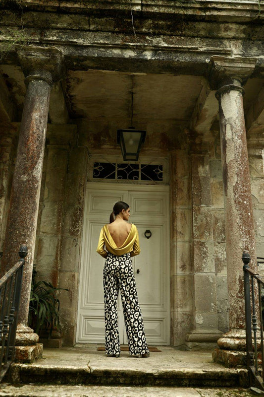 ATREZATÜRE. Amalia mustard blouse 