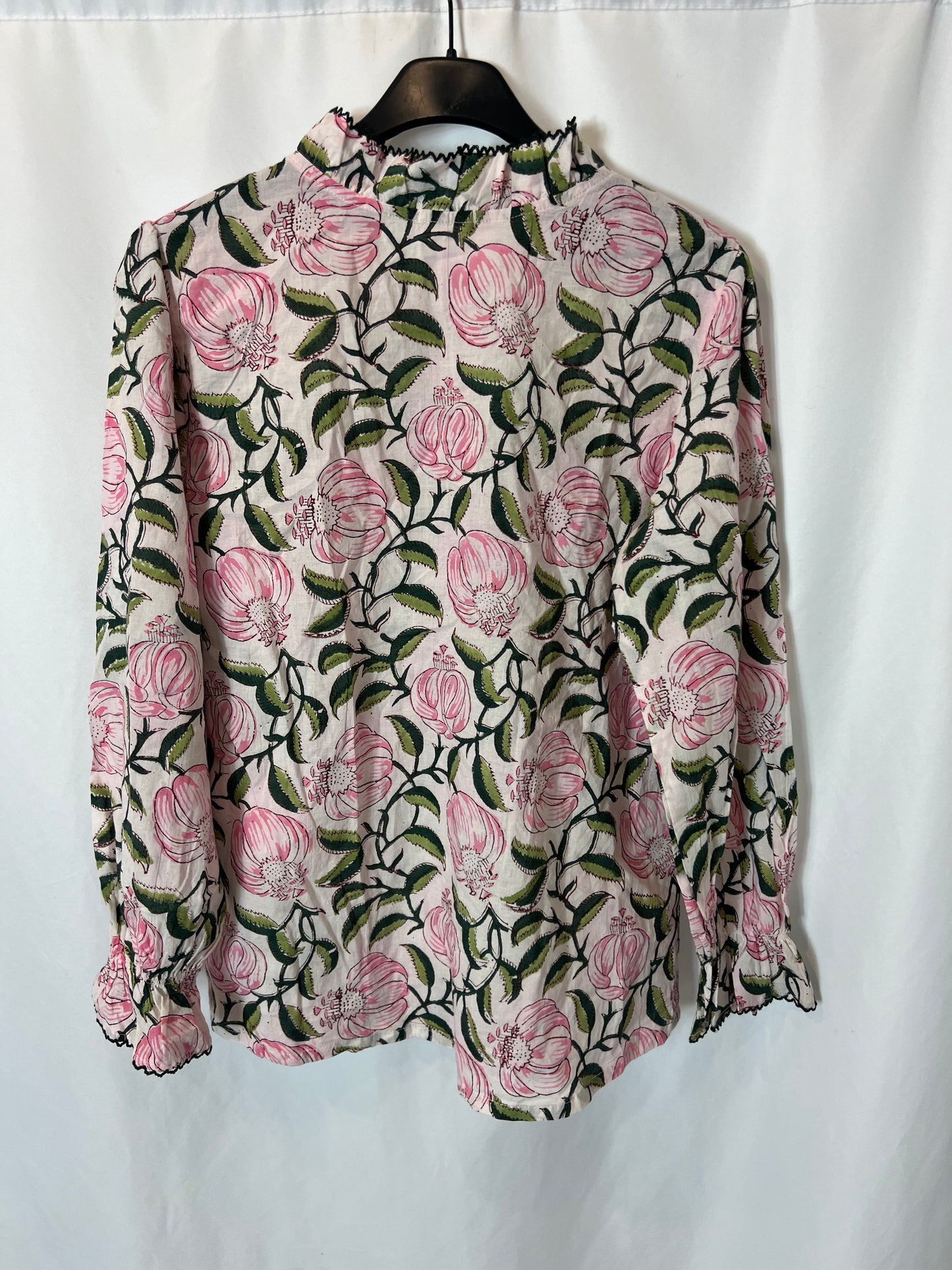 ROCK&GOLD. Blusa flores rosas T.s