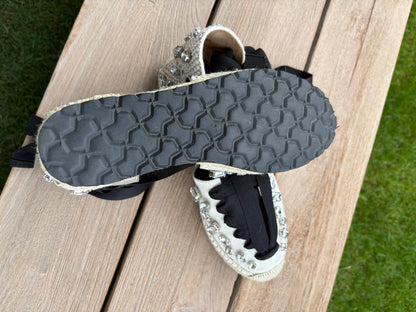 LOEWE. Alpargata detalle pedrería. T 39