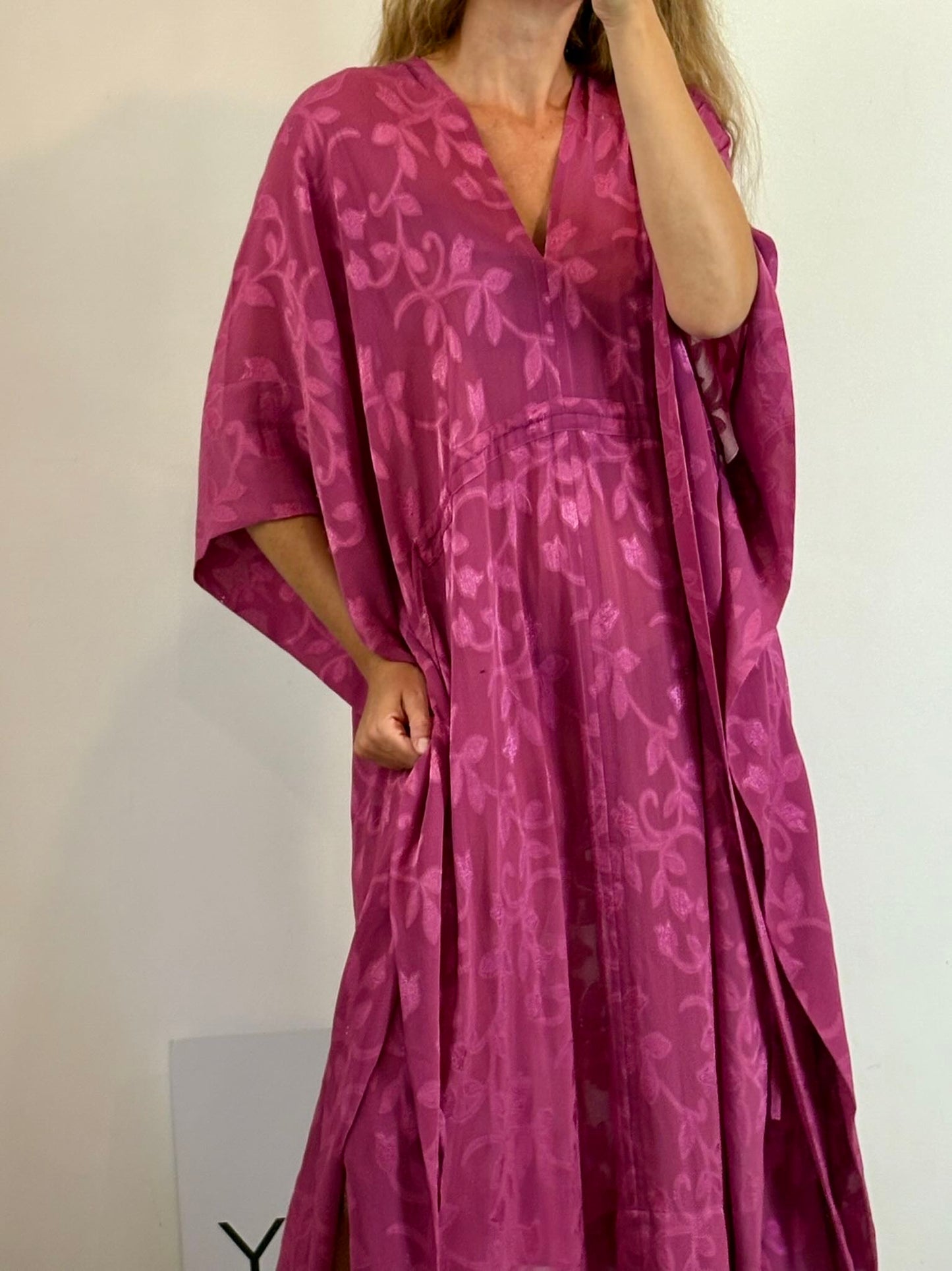 H&M. Vestido kaftán buganvilla textura
