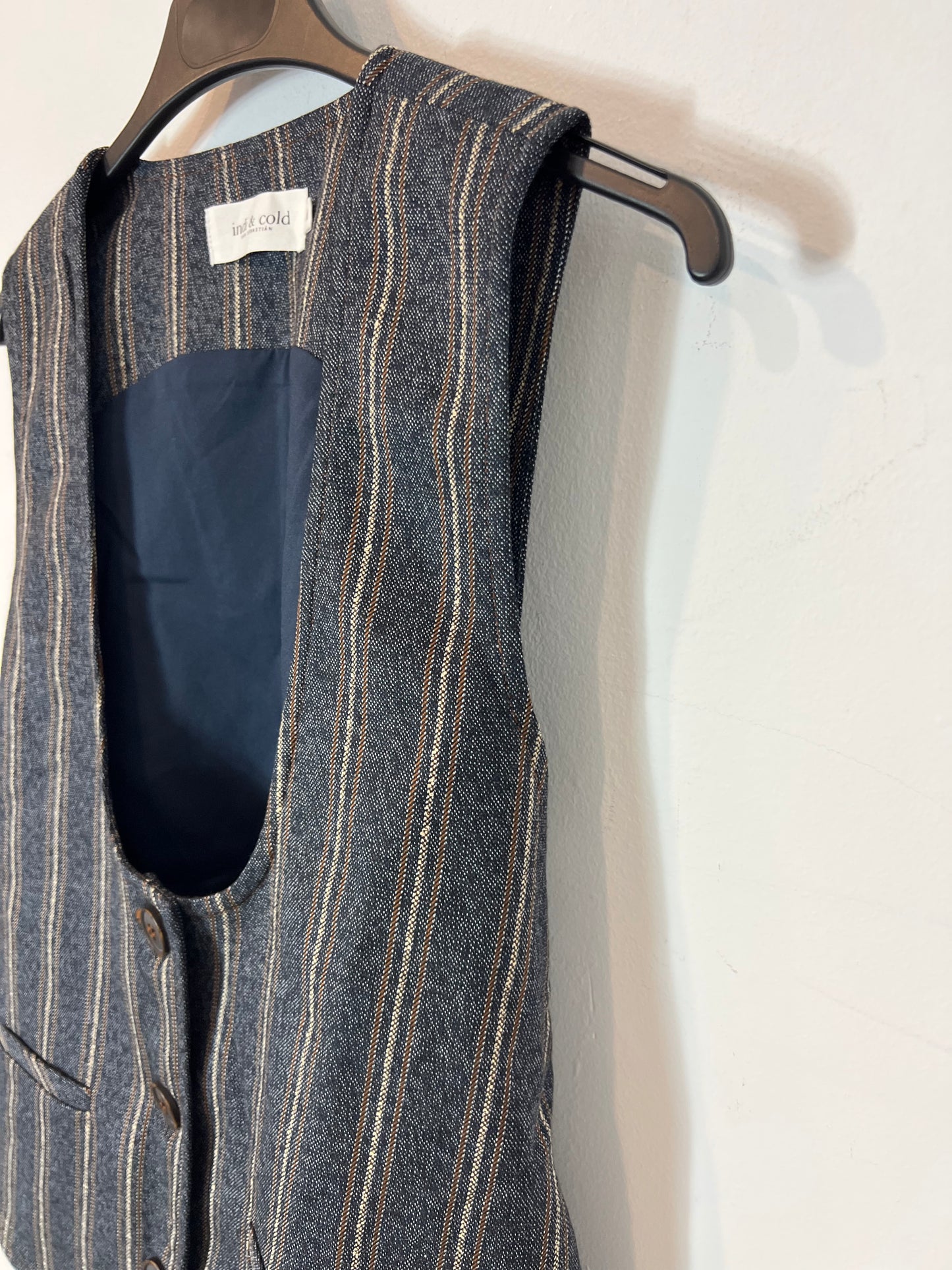 INDI&COLD. Chaleco de rayas azules T.m