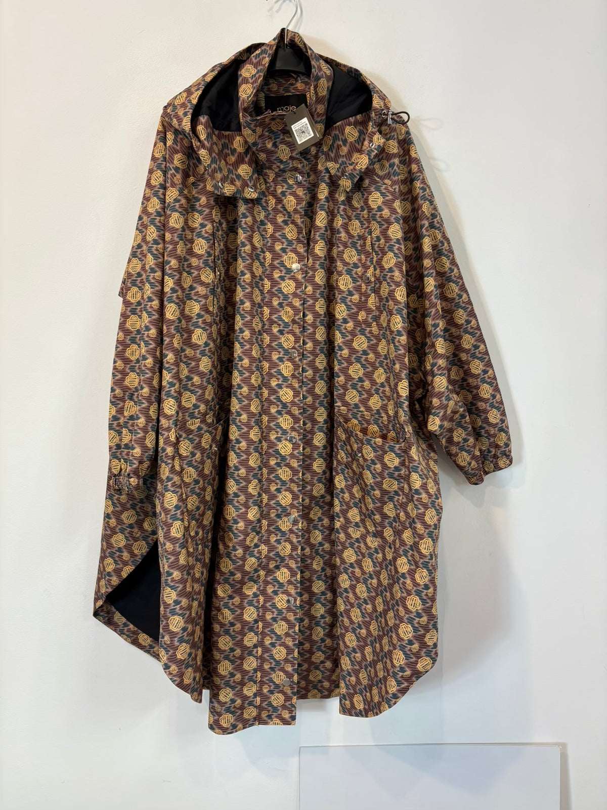 Chubasquero / parka larga estampada capucha