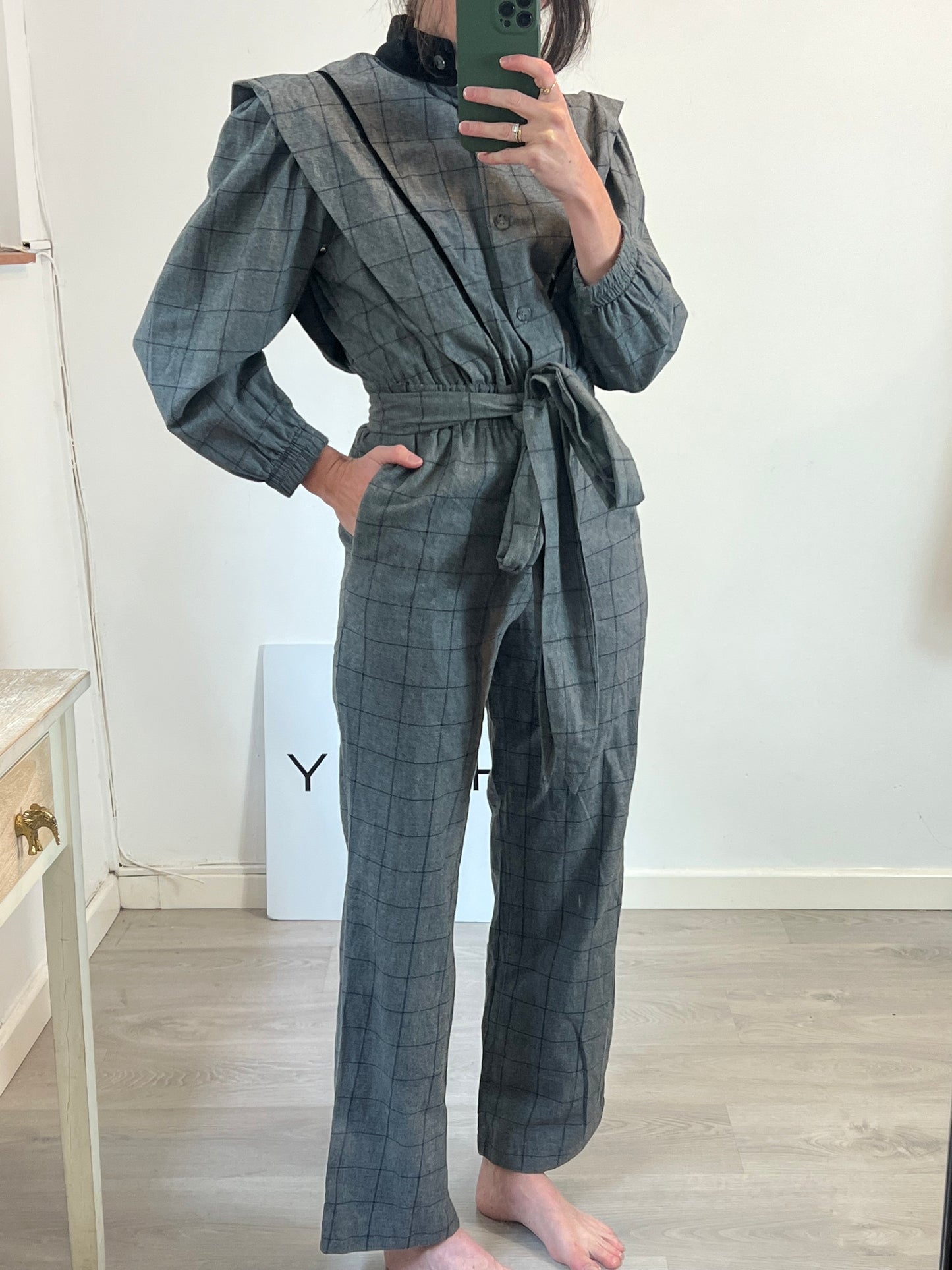 MARIETH. Grey velvet jumpsuit with removable sleeves.