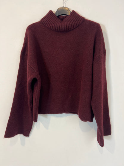 MANGO. Burgundy turtleneck sweater Ts