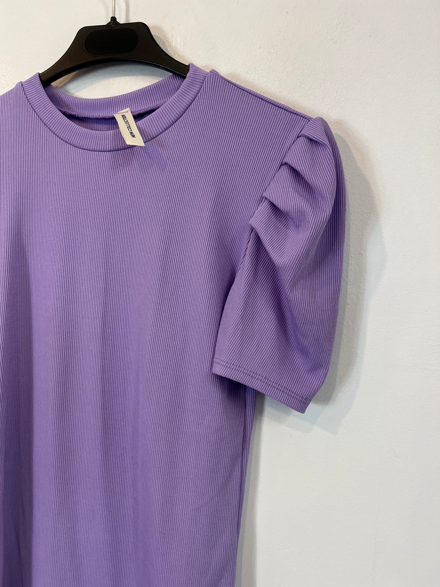 OTRAS. Top morado mangas Tu(S)