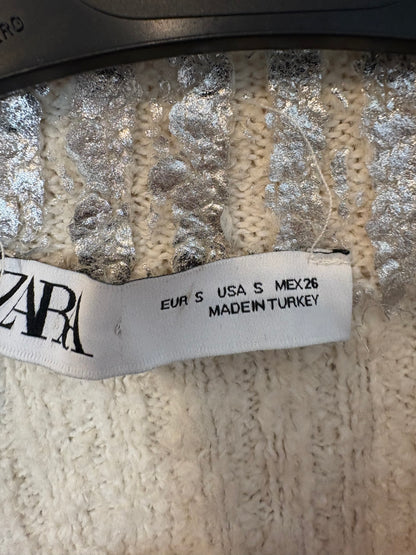 ZARA. Vestido largo punto plateado