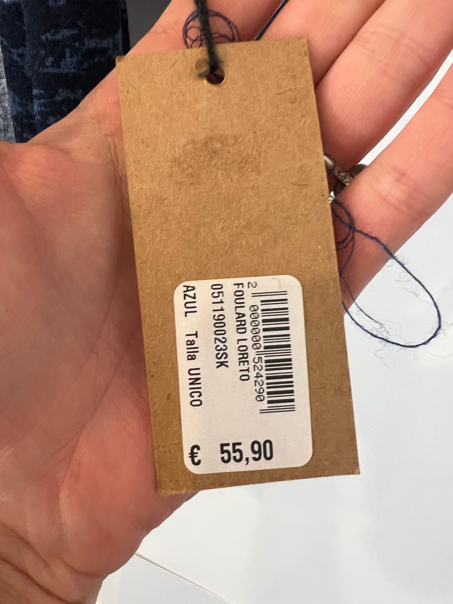 SOLOIO. Fular azul estampado