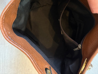 CAROLINA HERRERA. Bolso de hombro asa cadena