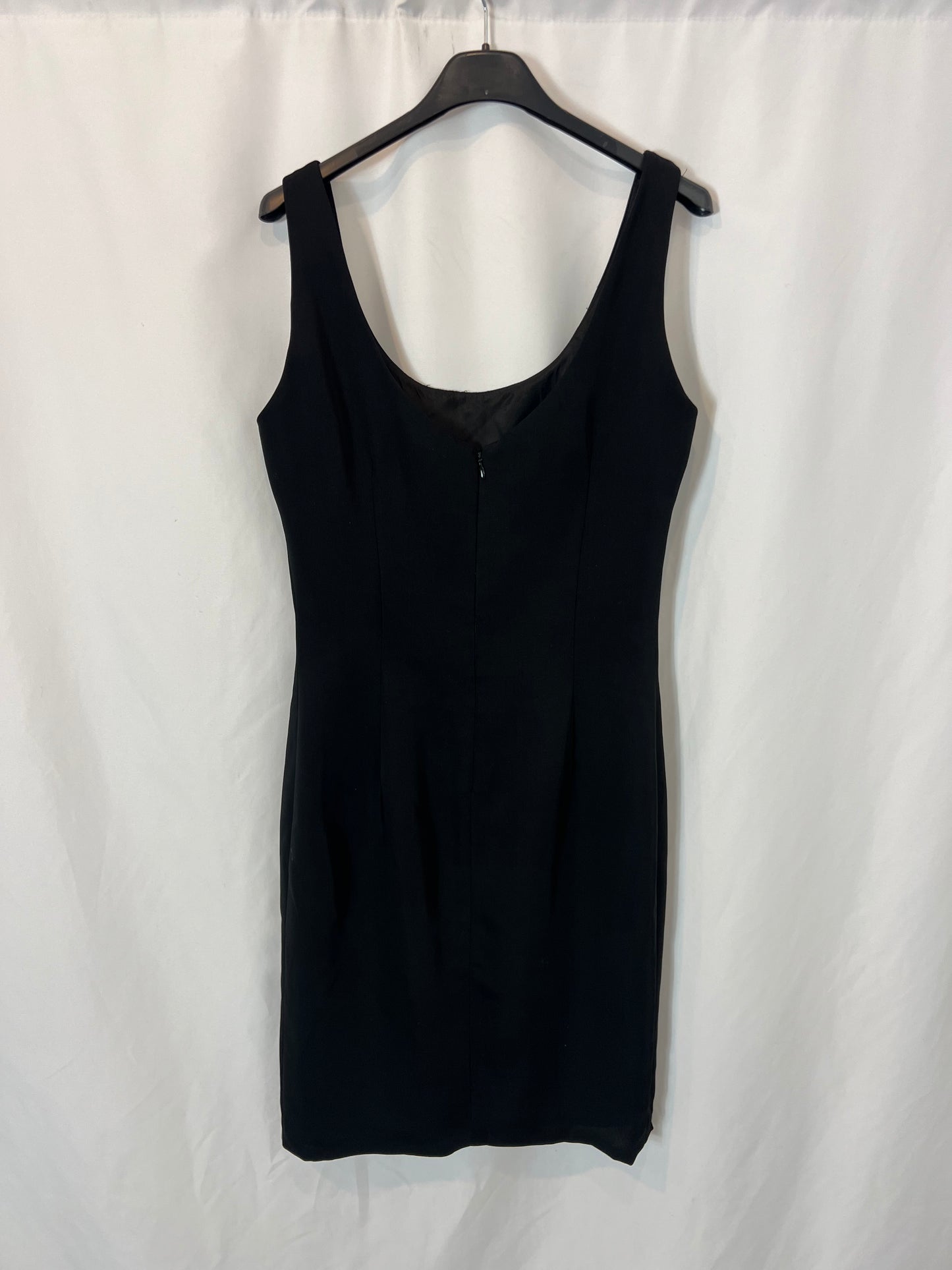 FRANCAIS BY HUEY WALTZER. Black dress with jewel buttons. Size 6 (36)