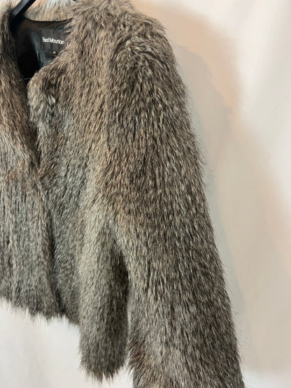 BESTMOUNTAIN. Abrigo corto pelo  T.m