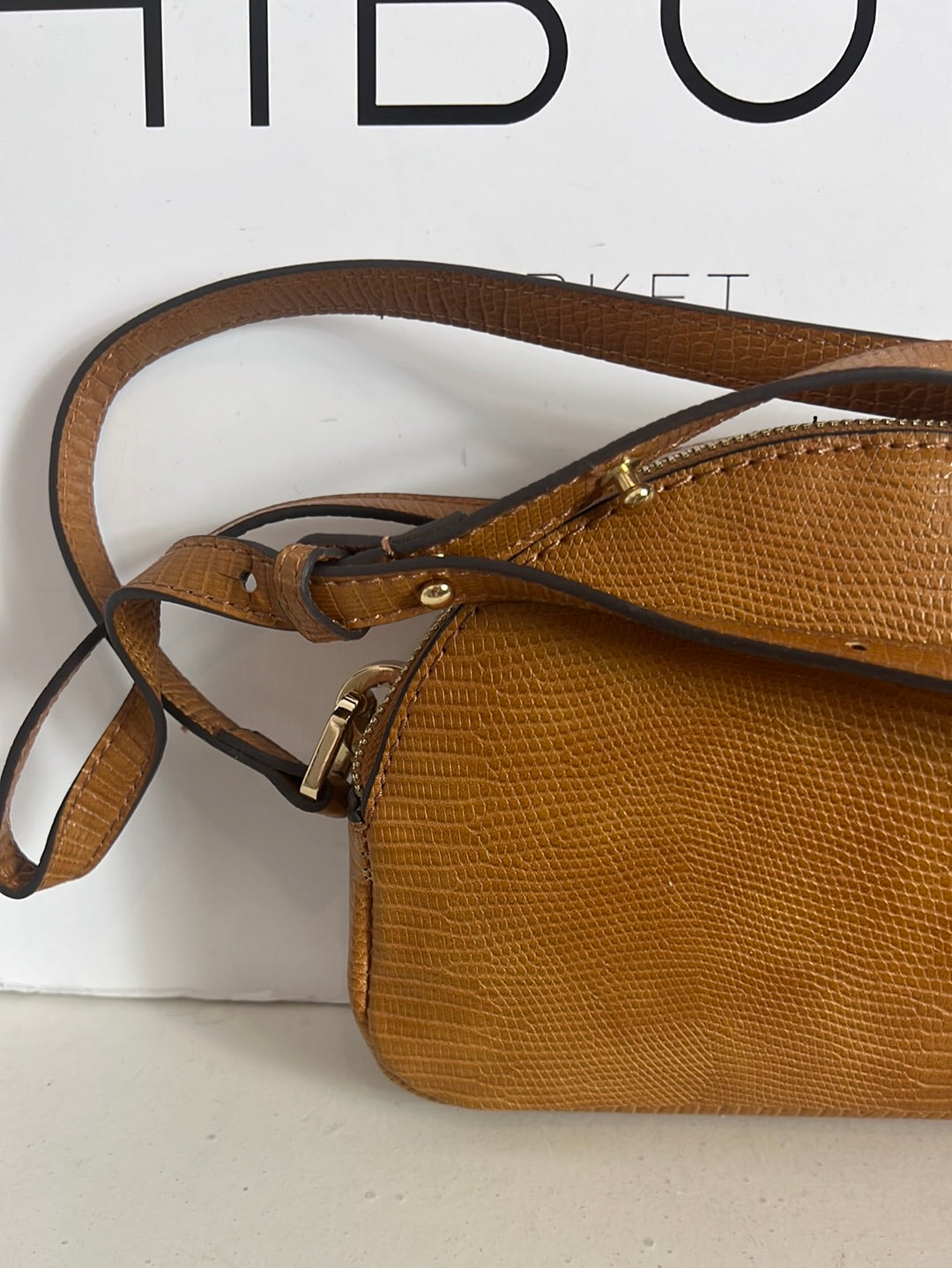MANGO. Bolso mini camel