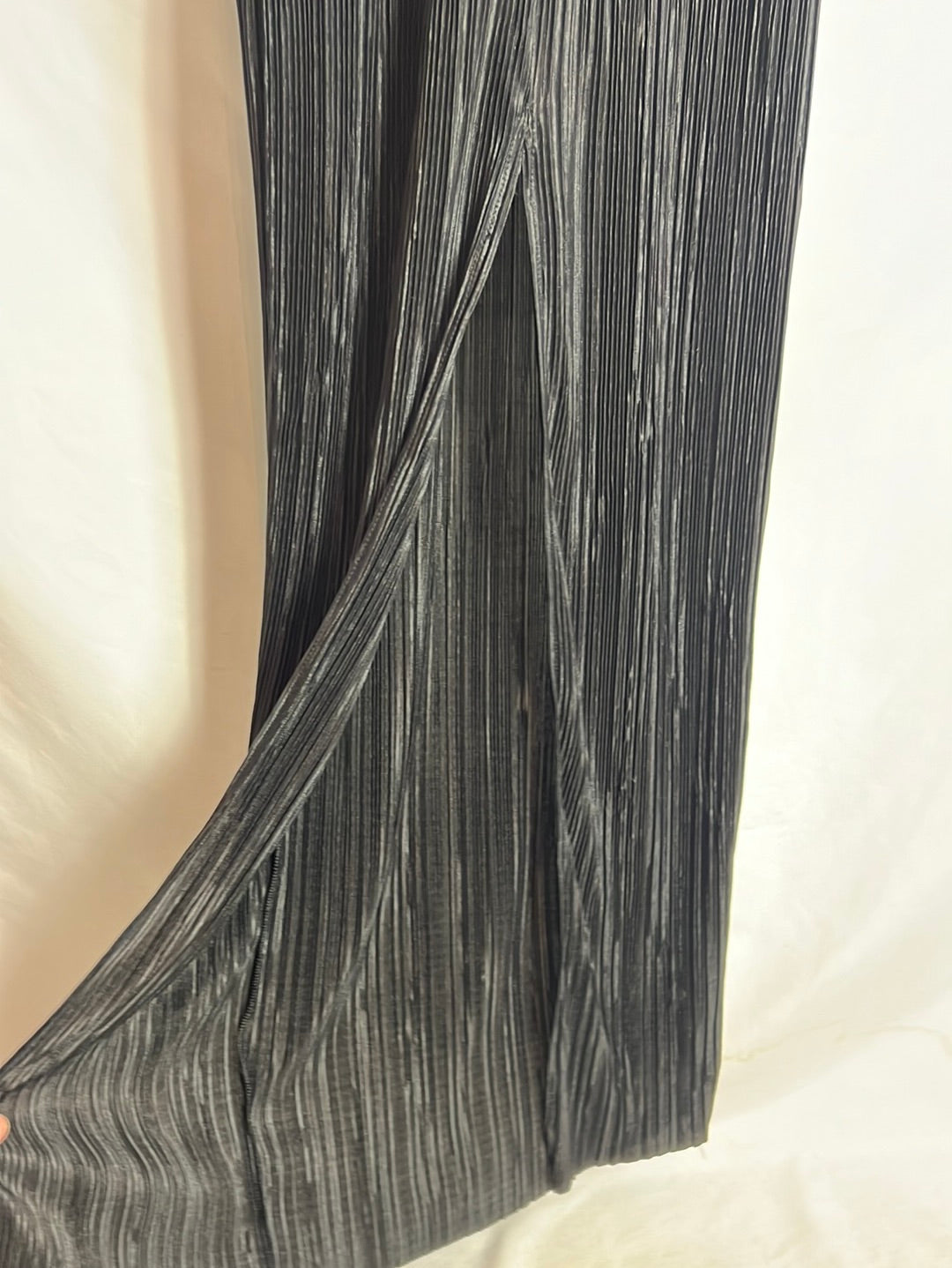 ZARA. Long black pleated dress. TS