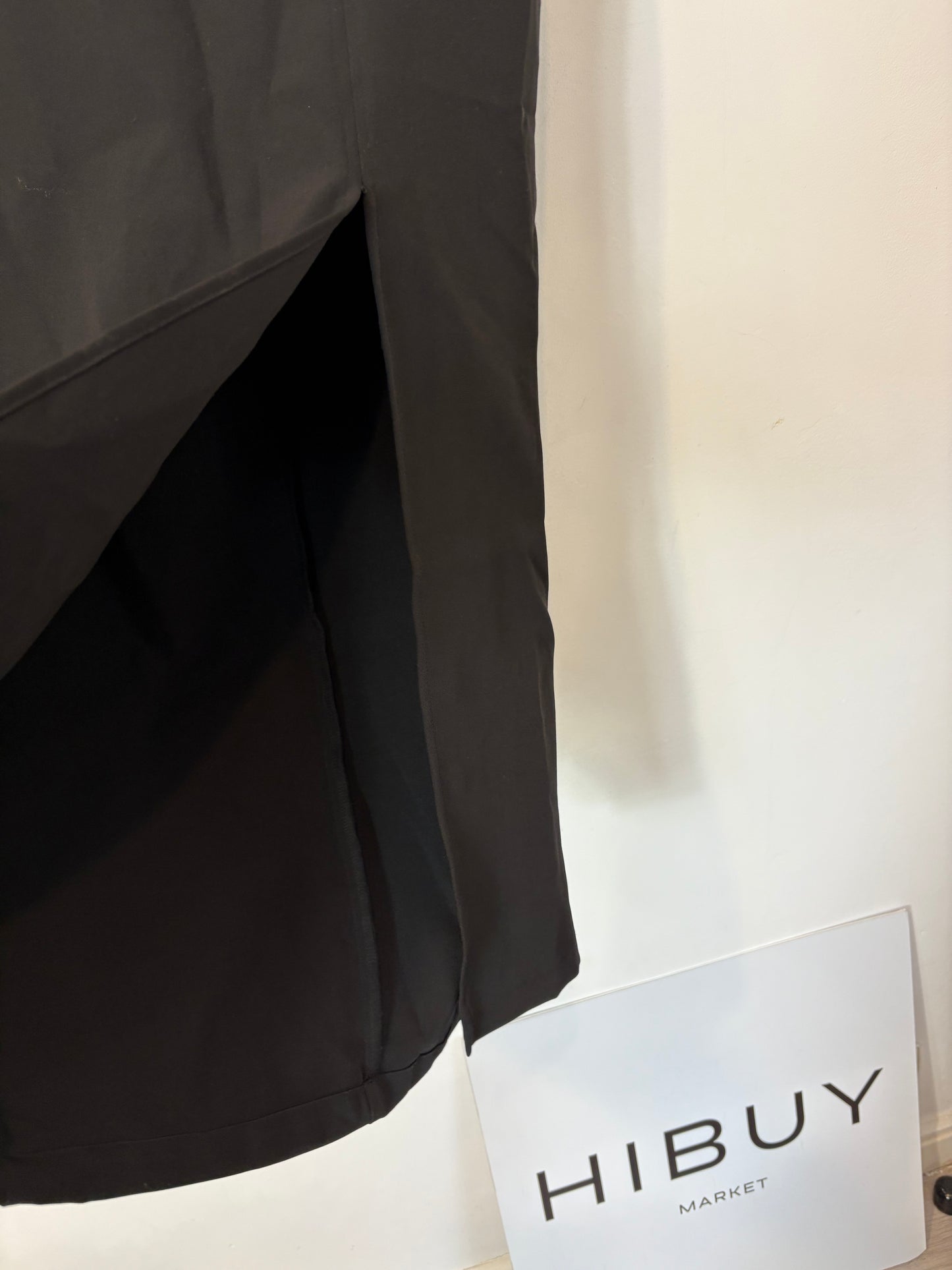 ZARA. Falda tubo negra abertura