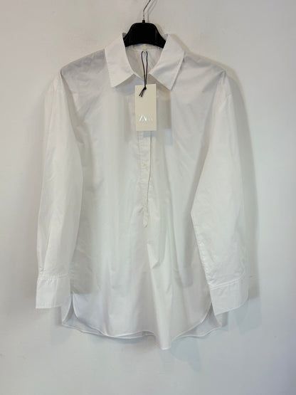 ZARA. Camisa blanca amplia