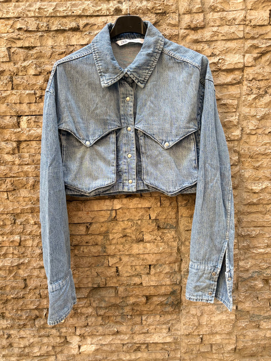ZARA. Camisa denim crop. T XS