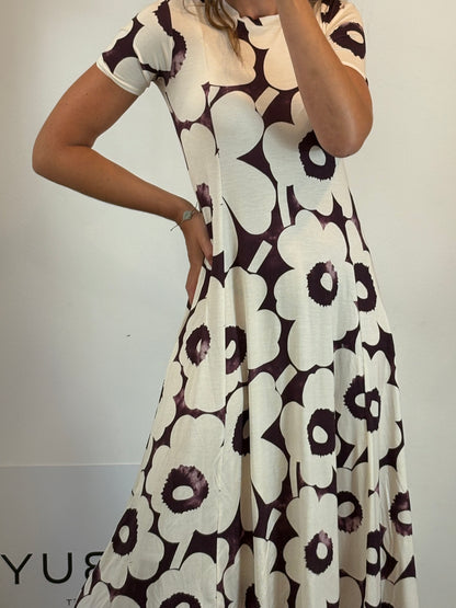 MARIMEKKO. Vestido midi elástico. T S