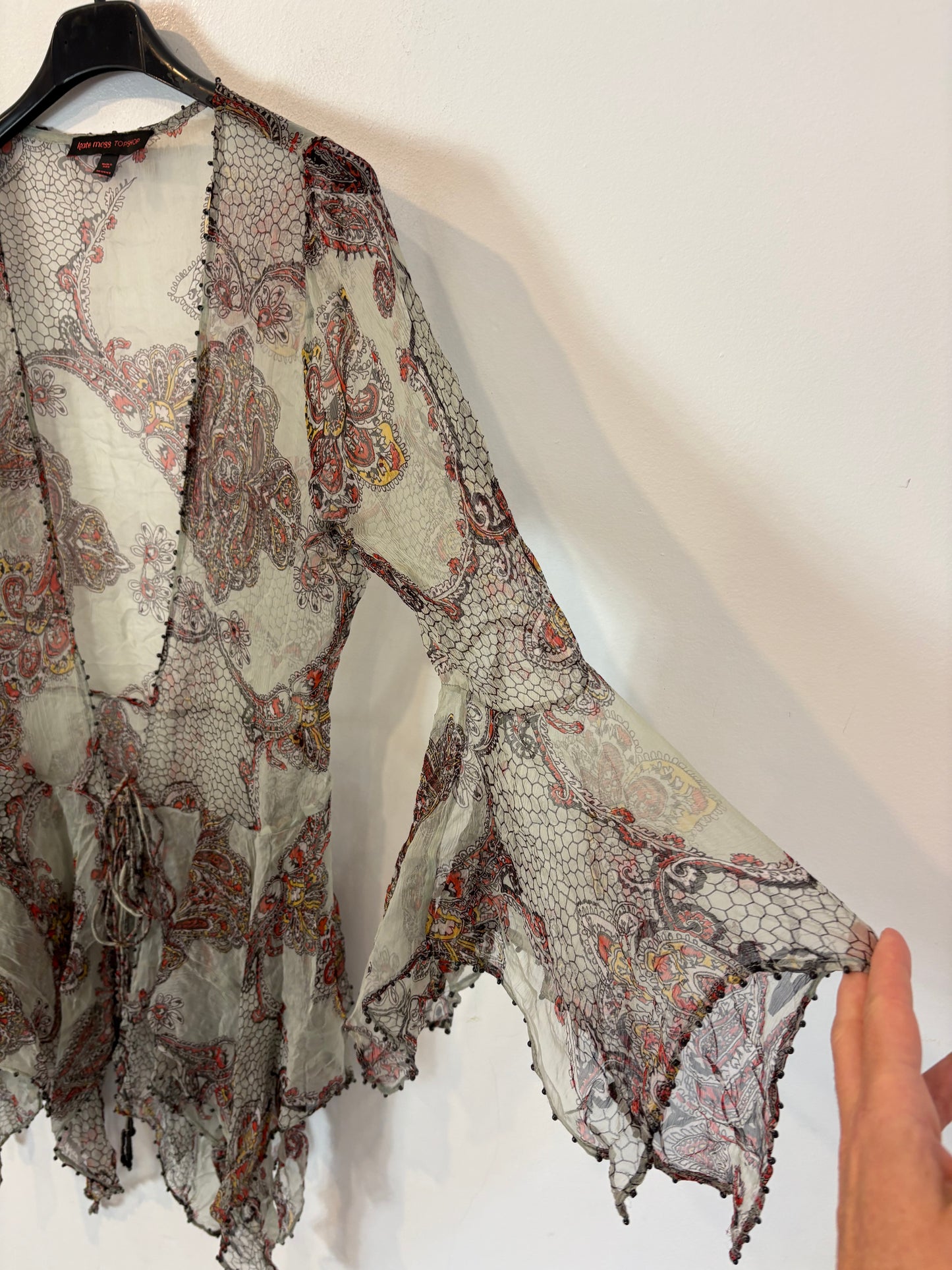 TOPSHOP by KATE MOSS. Blusa / kimono fluida semitransparente