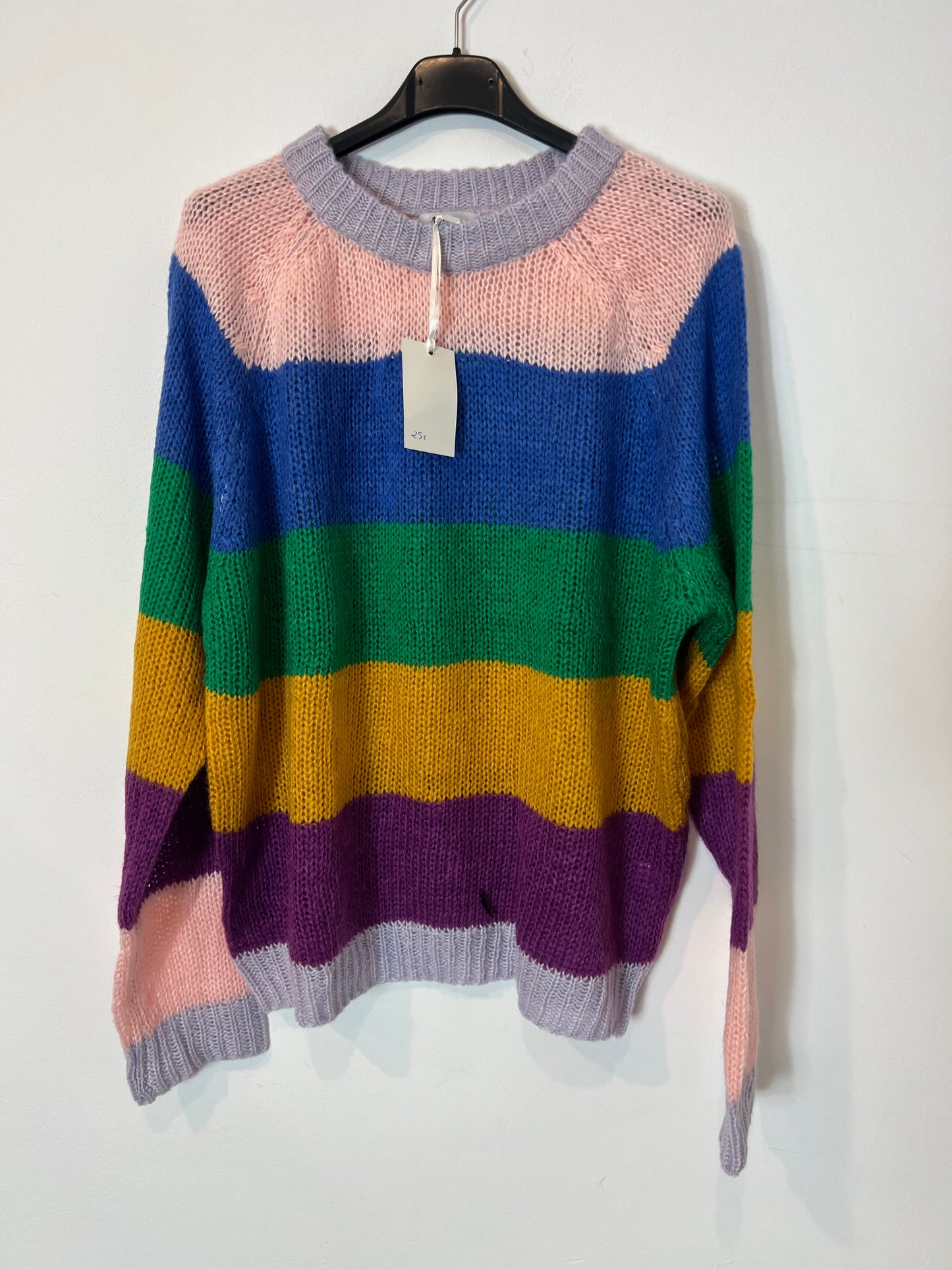 BLOOM. Striped sweater in your colors