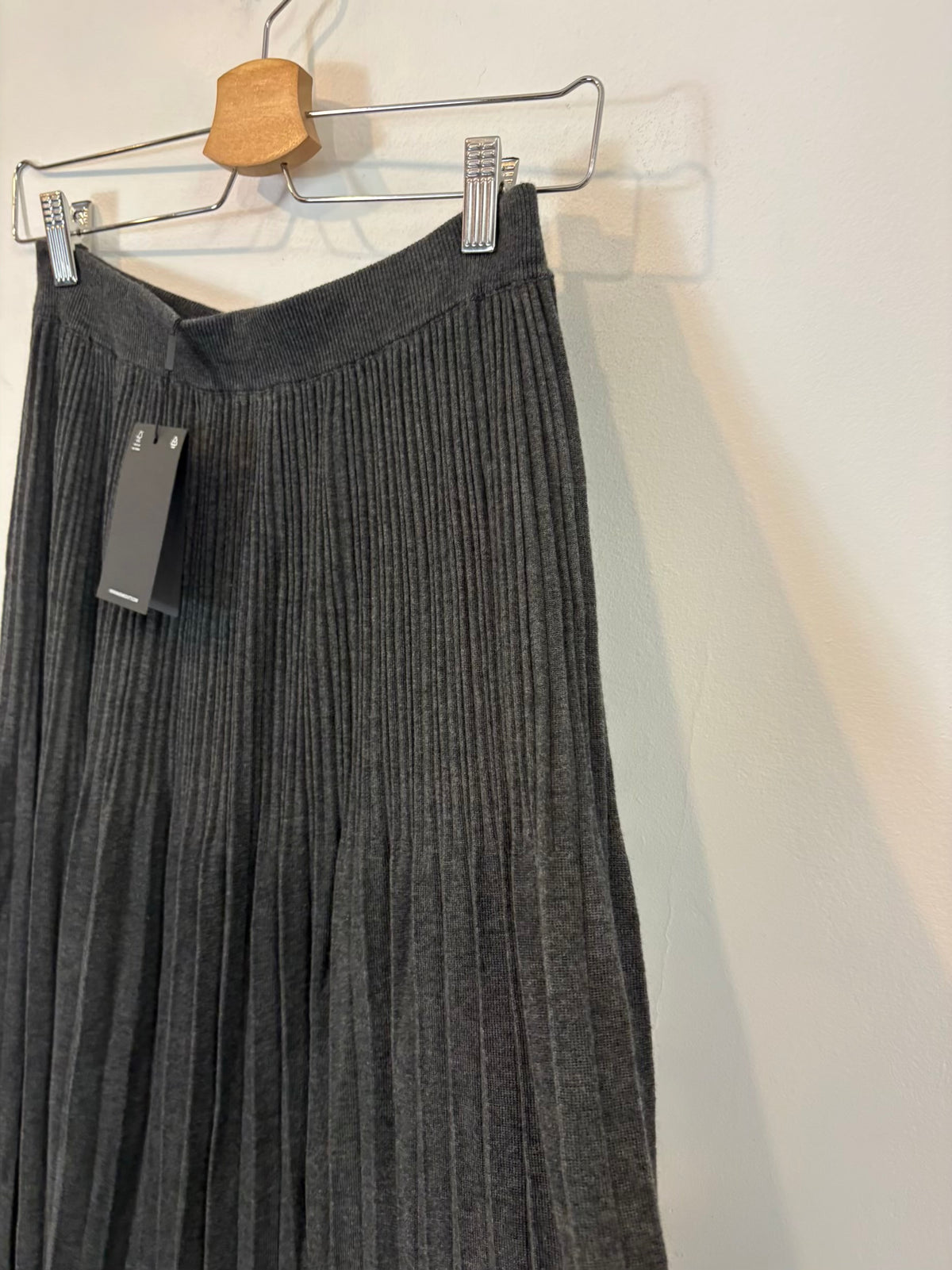 MASSIMO DUTTI. Falda larga plisada lana