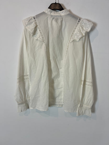 LLOYD'S. White ruffled blouse, size 40