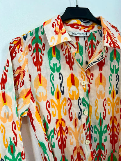 ZARA. Vestido fluido colores