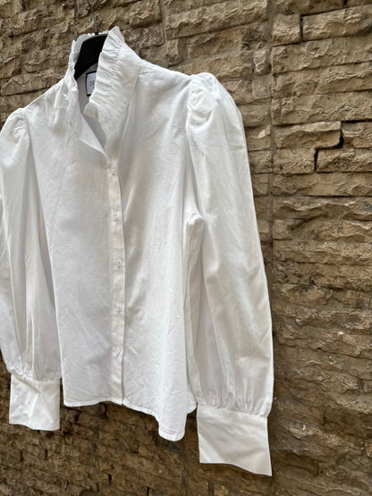 DELUEM. Camisa blanca detalle cuello