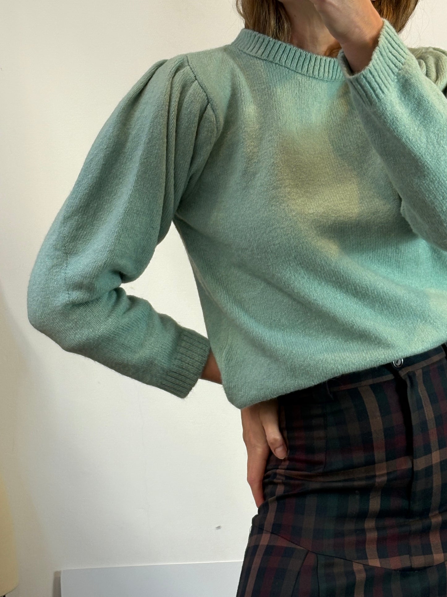 MANGO. Jersey verde agua detalle hombros