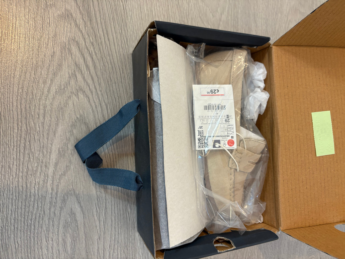 ZARA. Mocasines beige textura. T 29