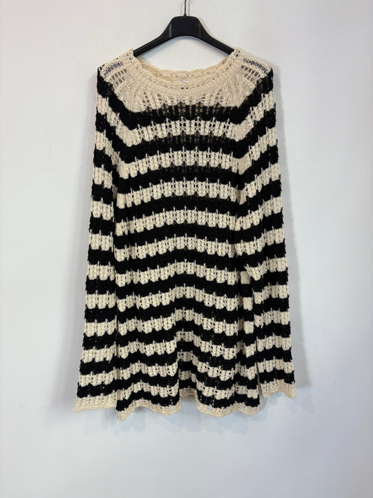 ZARA. Mustard textured back top. TS