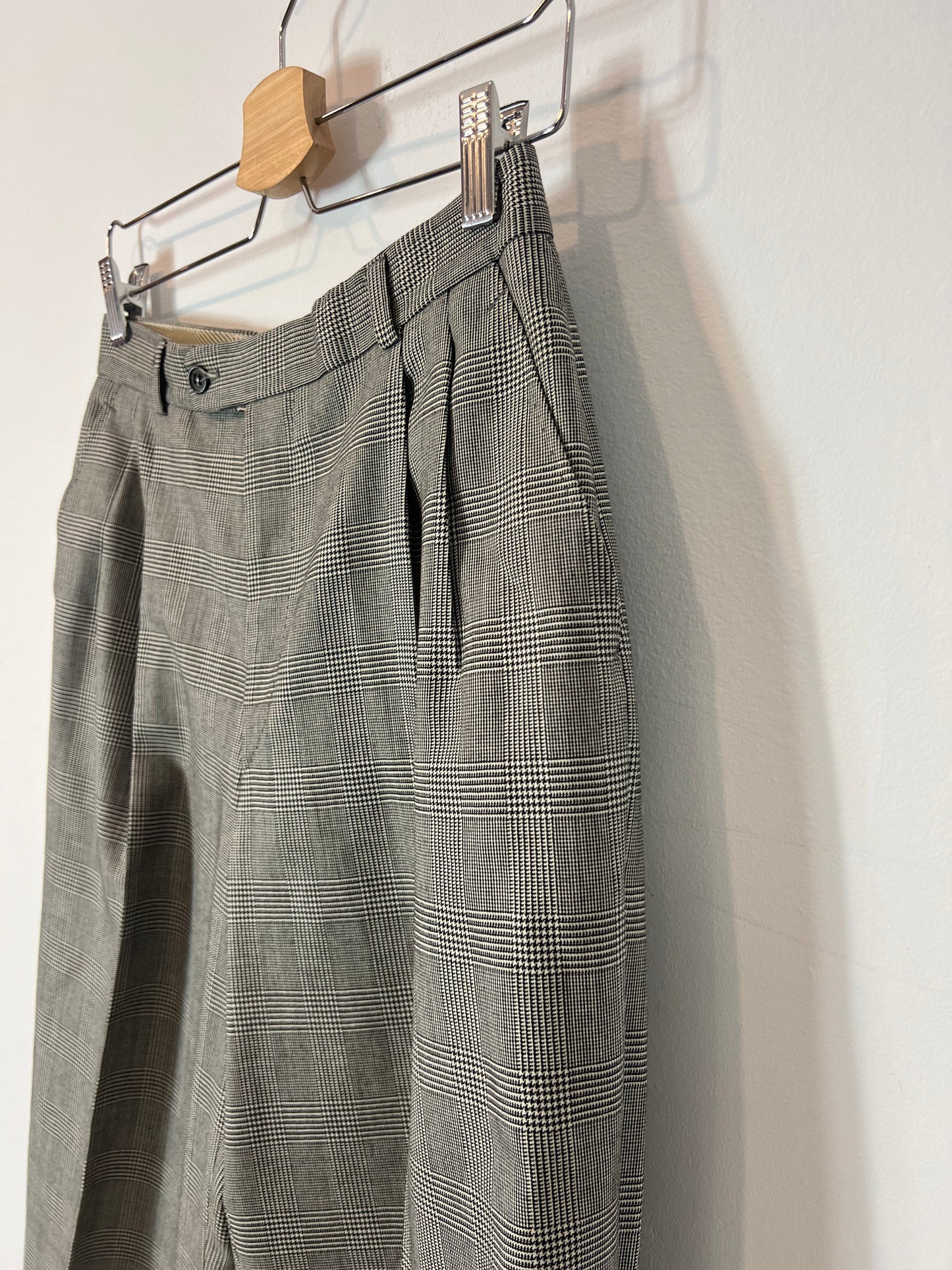 WINDSOR. Pantalón pinzas pata de gallo. T 40 (36)