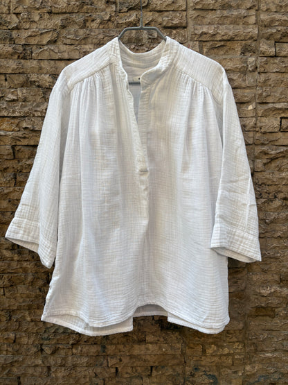 MASSCOB. Blusa blanca algodón