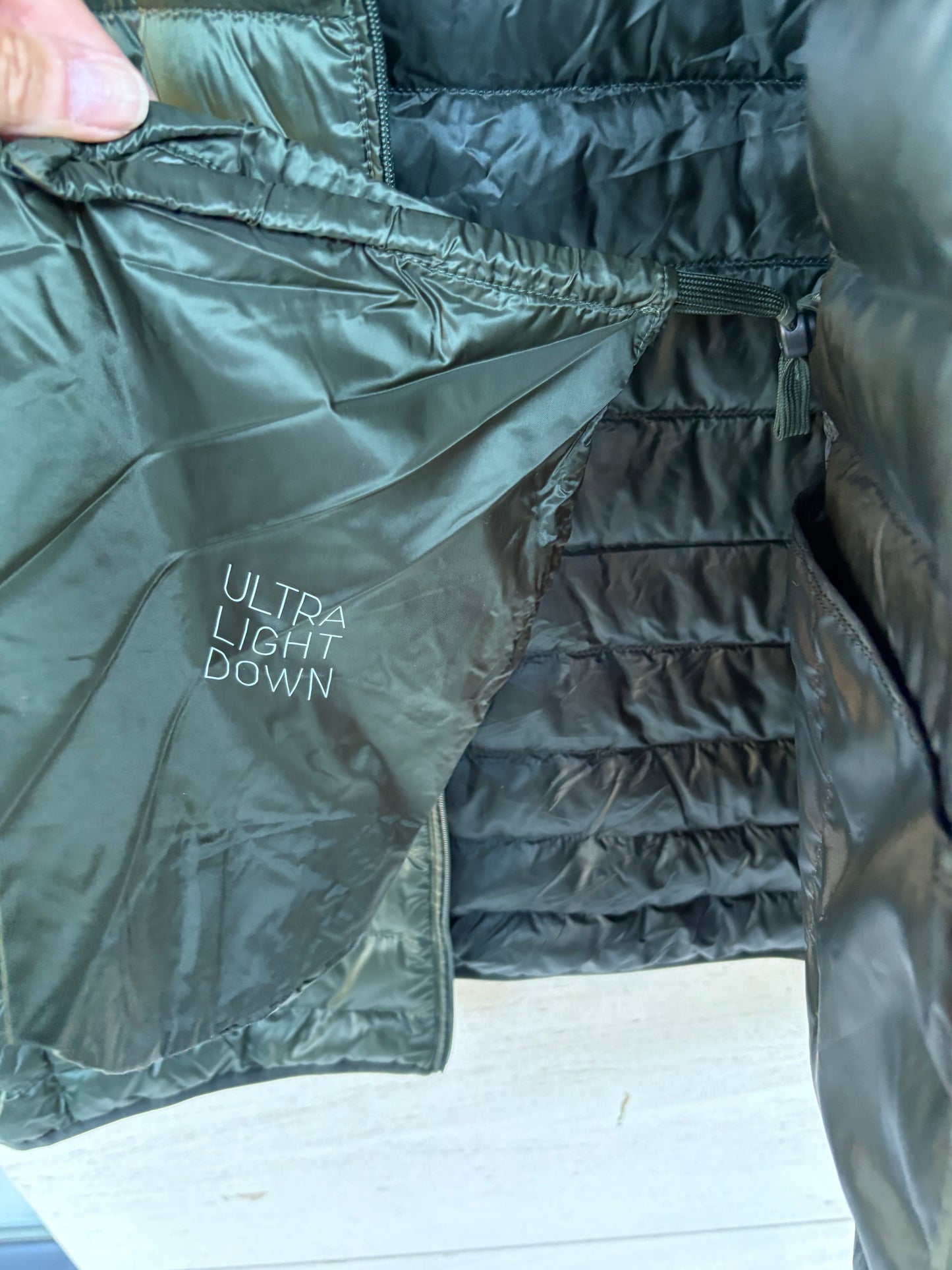 UNIQLO. Ultralight green down vest. TM