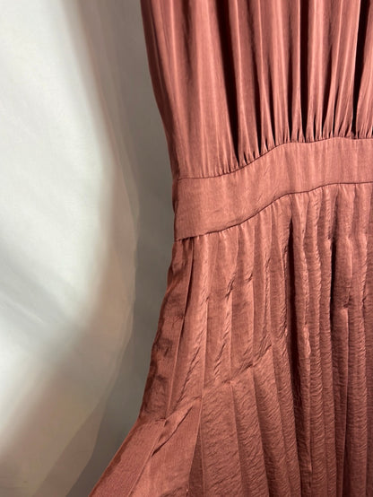 MASSIMO DUTTI. Vestido midi tablas textura. T 36